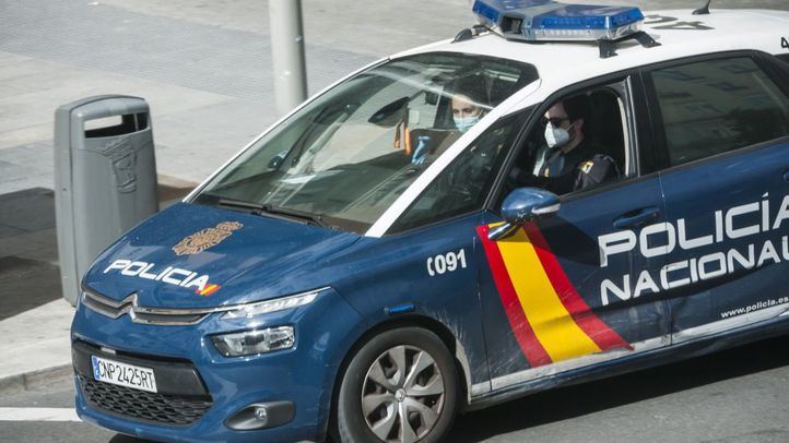 La Policía Nacional multa a 200 personas que celebraban una fiesta en una casa de Aravaca