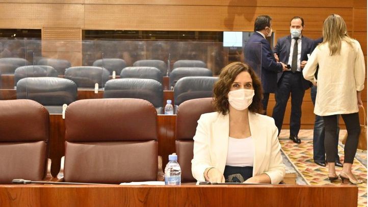 Ayuso asegura que algunos hospitales 'están empezando a recuperar poco a poco' su actividad habitual