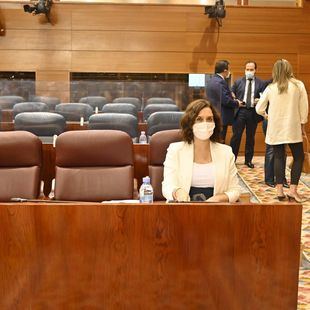 Ayuso ganaría las elecciones, pero seguiría necesitando a Cs y Vox para gobernar