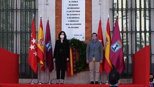 Una nueva placa en Sol en homenaje a las víctimas del Covid-19
