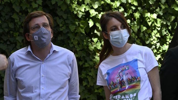 José Luis Martínez-Almeida y Andrea Levy