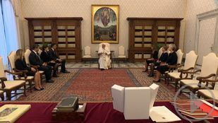 El Papa advierte a Sánchez del peligro de las "ideologías"