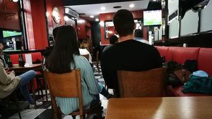 El Clásico hace que en los bares se incumplan los aforos en Madrid