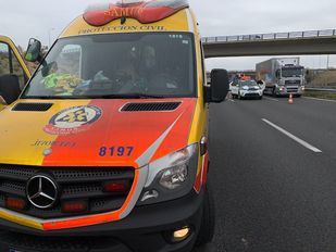 Muere el operario de una grúa atropellado por un camión en la M-45