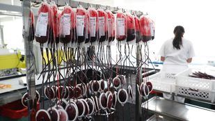 El Centro de Transfusión pide donaciones de sangre al recibir 800 bolsas menos de las necesarias