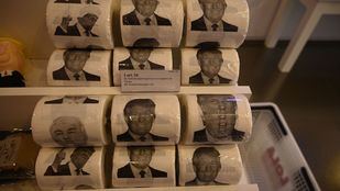Llaveros y papel higiénico con la cara de Trump: la peculiar tienda de Tirso de Molina