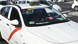 La Comunidad impulsa el taxi a demanda en la Sierra Norte