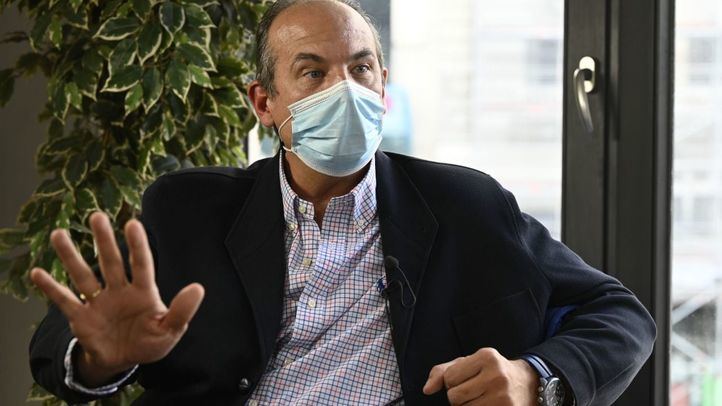 Javier García, jefe de servicio de Anestesiología, Cuidados Críticos, Quirúrgicos y Dolor del Hospital Universitario Puerta de Hierro, en la Terraza de Gran Vía