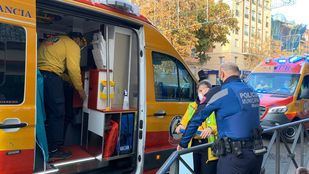 Herido grave al caer de su bici y golpearse la cabeza contra el bordillo en Carabanchel