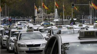 El Ayuntamiento recalca que no tiene capacidad para reducir la oferta del taxi