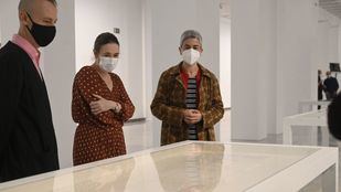 Azucena Vieites expone 'Playing Across Papers'
