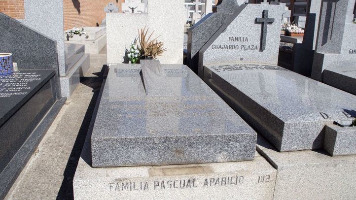 Tumba de Rafaela Aparicio