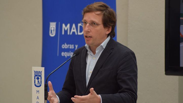 El alcalde en la presentación del proyecto de reurbanización de Joaquín Costa.