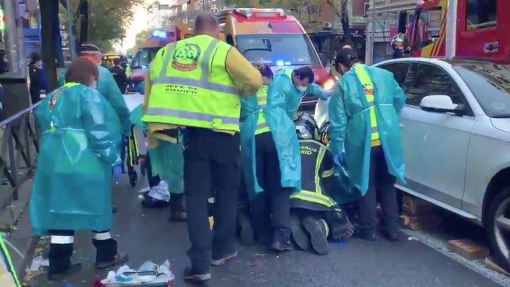 Herido un ciclista al ser arrollado en plena calle Alcalá