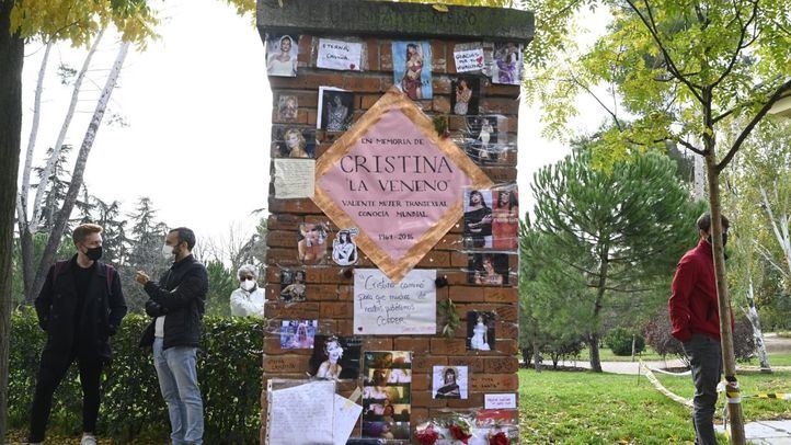 Homenaje a Cristina La Veneno en el Parque del Oeste, donde se encontraba la placa con su nombre