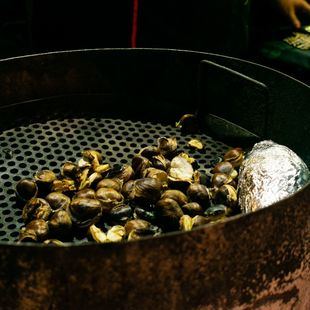 Los castañeros devuelven el aroma a invierno a Madrid