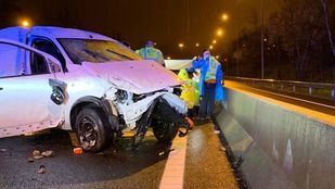 Herido grave tras chocar su furgoneta contra la mediana