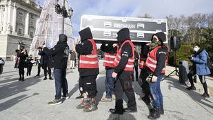 #AlertaDeLuto: el sector del espectáculo denuncia su "agonía" en la Plaza de Oriente