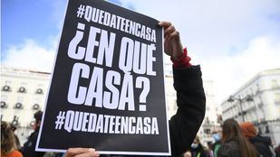 Una concentración en Sol pide la paralización de los desahucios