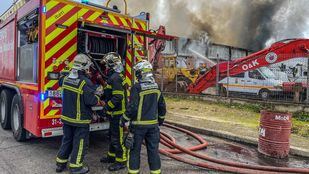 Controlado un incendio sin heridos en una nave industrial en San Martín de la Vega