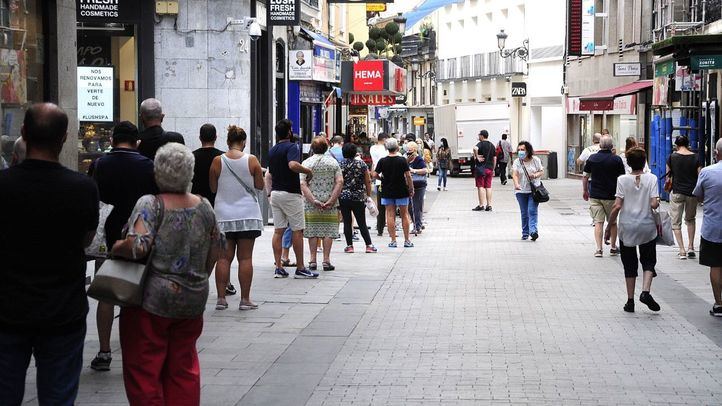 Vuelven las colas para comprar lotería a Doña Manolita