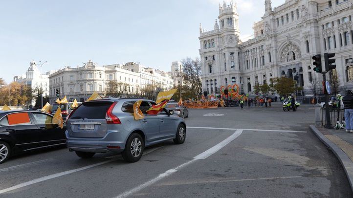 El Paseo de la Castellana se vuelve a llenar de coches en contra de la Ley Celaá