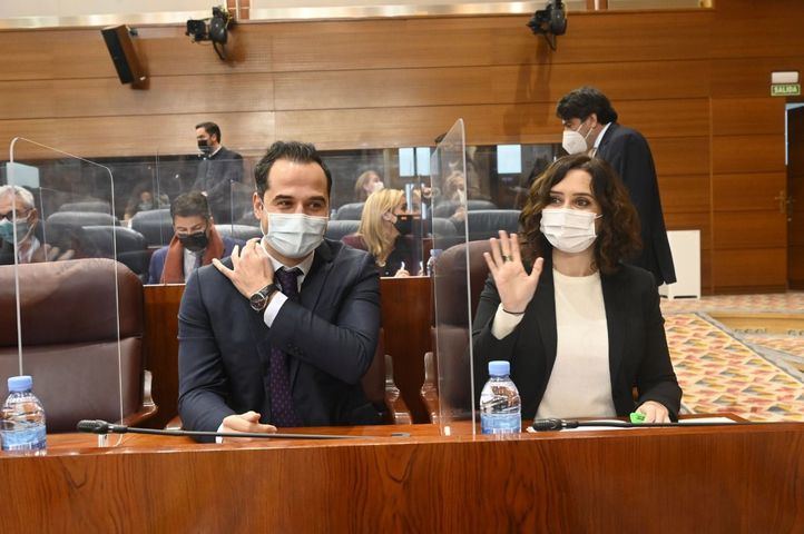 Fin de un año político marcado por la pandemia, algunas dimisiones y muchos rumores