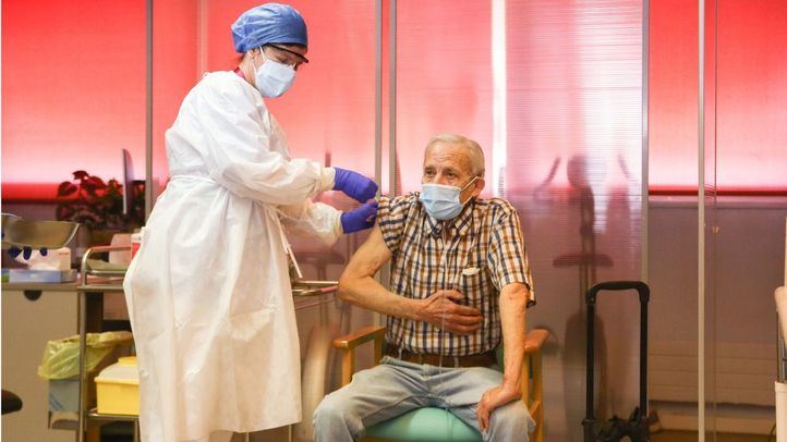 Nicanor, primer madrileño vacunado en la Comunidad