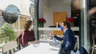 Ayuso y Almeida hacen balance del año en un almuerzo de trabajo