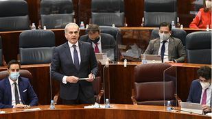 Escudero acusa al Gobierno de falta de transparencia con el reparto de las vacunas