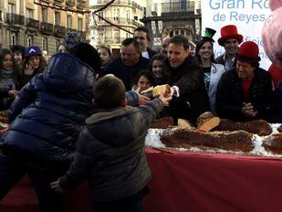 El Roscón de Aldeas Infantiles abandona la Puerta del Sol y se repartirá entre familias vulnerables