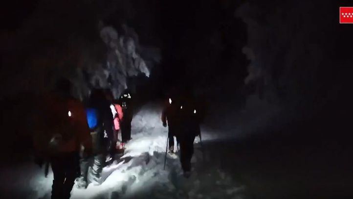 Una mujer y sus dos hijos se desorientaron en la montaña y tuvieron que ser rescatados