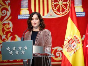 Ayuso anuncia que Madrid vacunará todos los días, "incluso de noche"