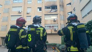 Rescatada una mujer en el incendio de una vivienda en Villaverde Bajo