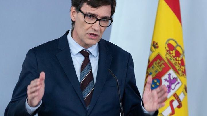 El Gobierno confía en las restricciones impuestas por las comunidades, pero alerta: 'La pandemia va a peor'