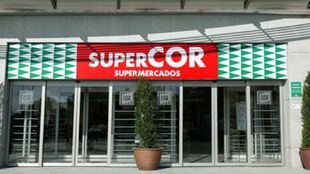 El Corte Inglés abre hoy 28 supermercados Supercor en Madrid para dar servicio a la población
