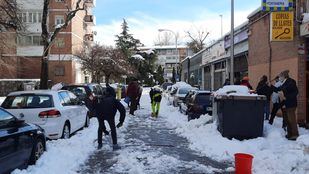 Las redes vecinales, volcadas con la retirada de nieve