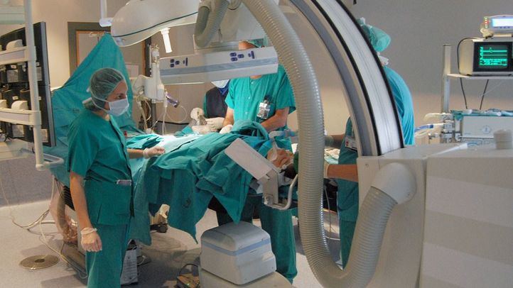 Operación quirúrgica de cateterismo en La Paz