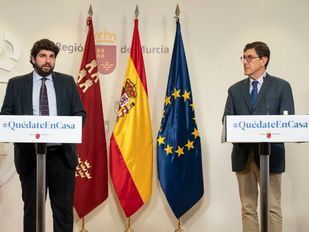 Dimite el consejero de Salud de Murcia que se vacunó saltándose el protocolo