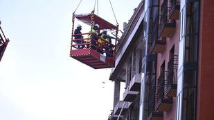 Los técnicos reanudarán este viernes los trabajos en el edificio siniestrado y ya han regresado algunos vecinos