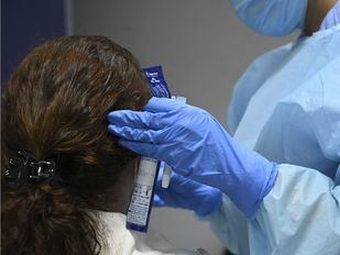 Disminuyen los nuevos positivos y las defunciones, pero aumentan las camas UCI ocupadas