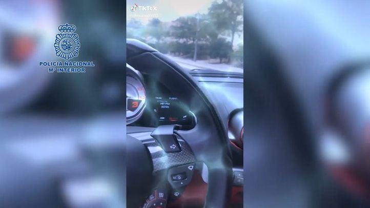 Detenido tras grabarse al conducir a 165 km por hora en Madrid