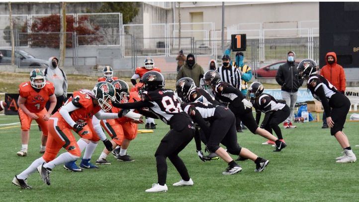 Partido de LG OLED Las Rozas Black Demons (negro) y Jabatos Tres Cantos (Naranja)