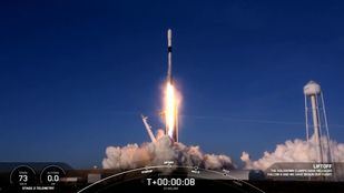 Space X batió récords al lanzar 143 satélites con un solo cohete