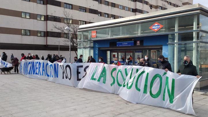 Una marcha de nueve kilómetros pide el cierre de Valdemingómez