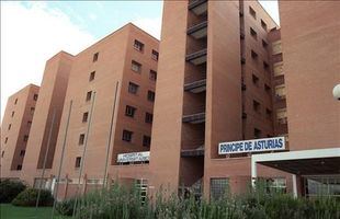 Exigen la dimisión de la gerente del hospital de Alcalá por “presionar” a los pacientes para ir al Zendal