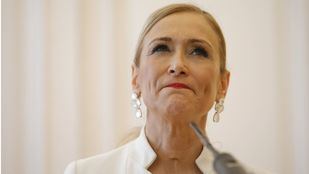 La fiscal expone que el delito de falsedad documental del que se acusa a Cifuentes está acreditado