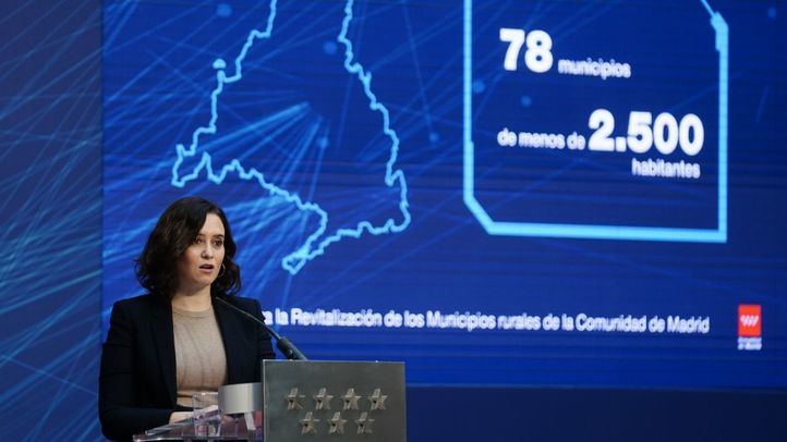 Isabel Díaz Ayuso en la presentación de la extensión y llegada de la fibra óptica a los municipios rurales