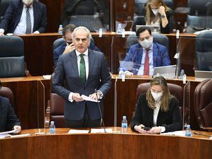 Escudero sostiene que "ningún miembro del Gobierno o alto cargo" ha recibido la vacuna