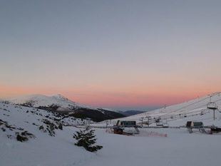 Las últimas nevadas permiten reabrir este viernes las pistas de Navacerrada y Valdesquí